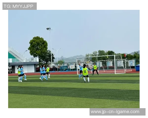 大同中学足球队奋勇拼搏展现青春风采助力校园文化建设与团队精神提升 大同中学足球队奋勇拼搏展现青春风采助力校园文化建设与团队精神提升